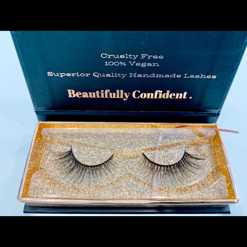 Foxy Lashes By Lazzy Lashes Vegan